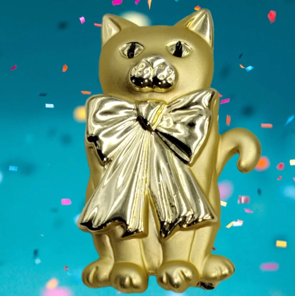 Gold Tone Cat Brooch